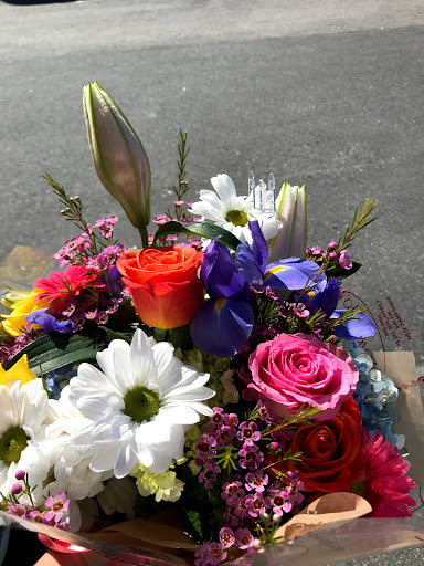 Florist «Ford Flower Co.», reviews and photos, 83 S Broadway, Salem, NH 03079, USA