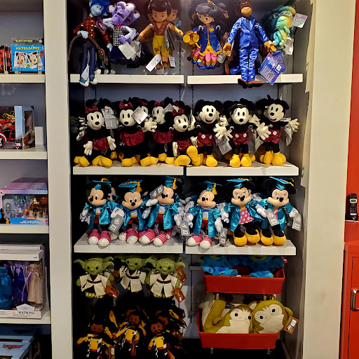 Toy Store «Disney Store», reviews and photos, 400 Premium Outlets Dr, Monroe, OH 45050, USA