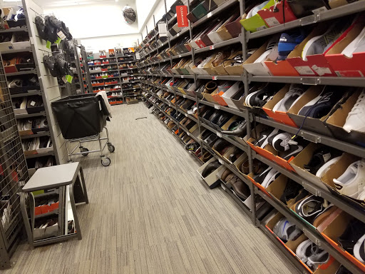 Department Store «Nordstrom Rack Lincoln Park», reviews and photos, 1551 N Sheffield Ave, Chicago, IL 60642, USA