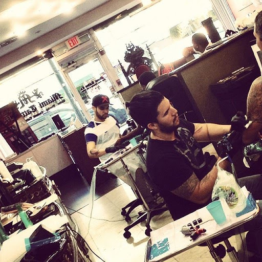 Tattoo Shop «Miami Tattoo Co.», reviews and photos, 1218 Washington Ave, Miami Beach, FL 33139, USA