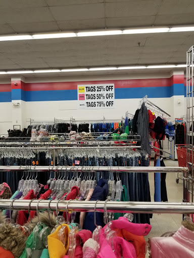 Thrift Store «Volunteers of America - West Broad Street», reviews and photos, 5640 W Broad St, Columbus, OH 43228, USA