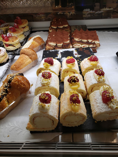 Italian pastry shops in London