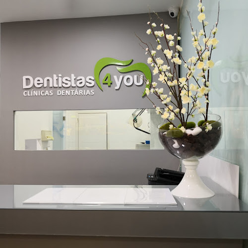 Dentistas 4 you - Clínicas Dentárias - Torres Novas