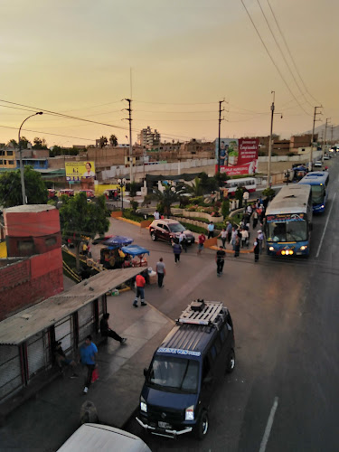 Puente Peatonal Chancay Panamericana Norte - Gasolinera