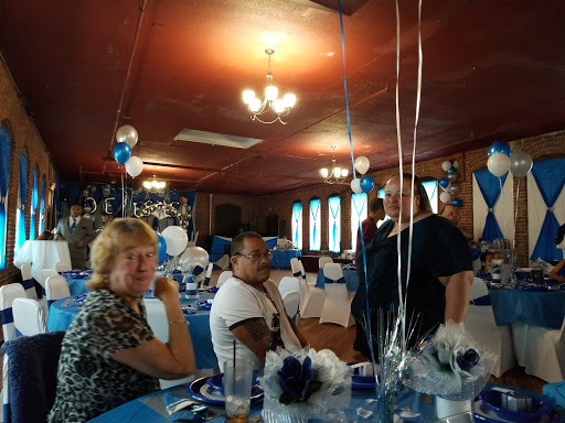 Night Club «The Waterfront Tavern 