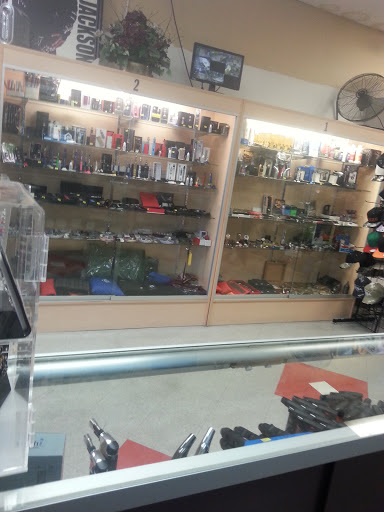 Tobacco Shop «Smoke Shop», reviews and photos, 628 W Holt Blvd # E, Ontario, CA 91762, USA