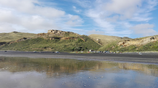 Karioitahi Beach