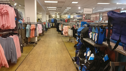 Sportswear Store «Columbia Sportswear Outlet», reviews and photos, 3 Monroe Pkwy, Lake Oswego, OR 97035, USA
