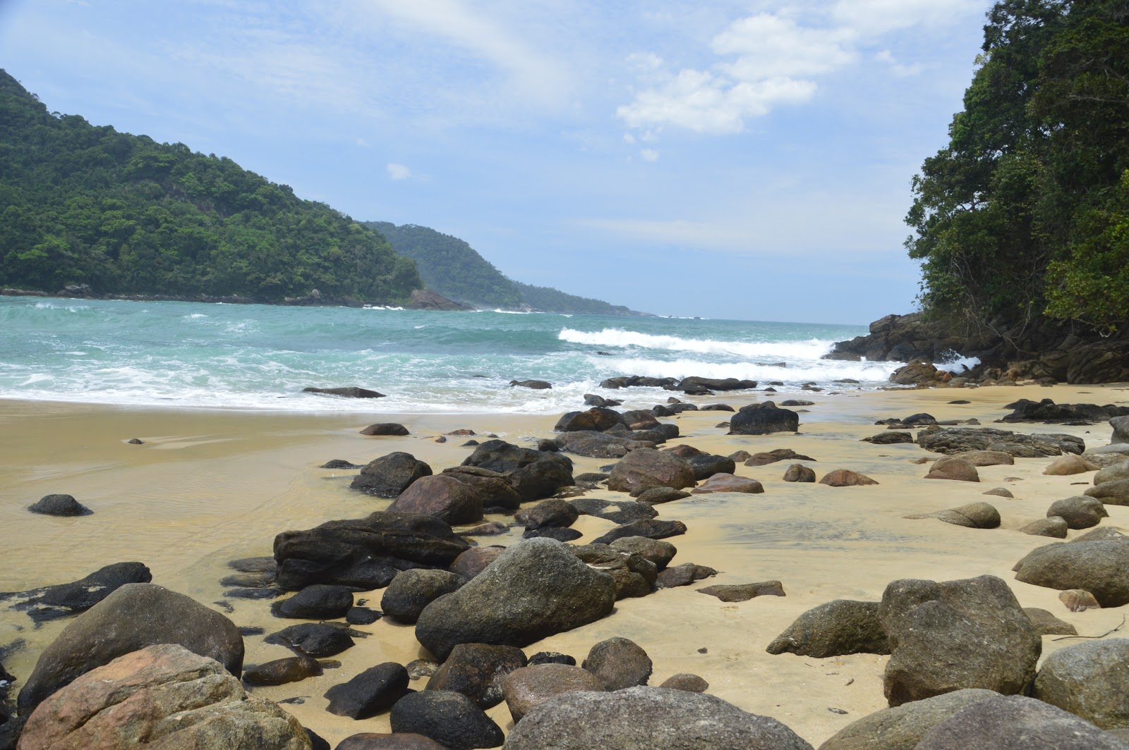 Valokuva Praia Brava do Camburiista. sisältäen tilava lahti