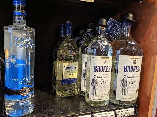 Liquor Store «Pearl Specialty Market & Spirits», reviews and photos, 900 NW Lovejoy St, Portland, OR 97209, USA