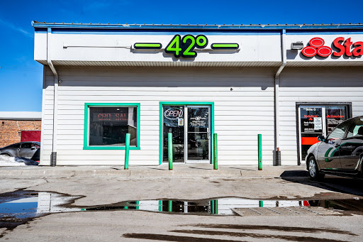 42 Degrees Pipes and Tobacco South, 2910 K St, Omaha, NE 68107, USA, 
