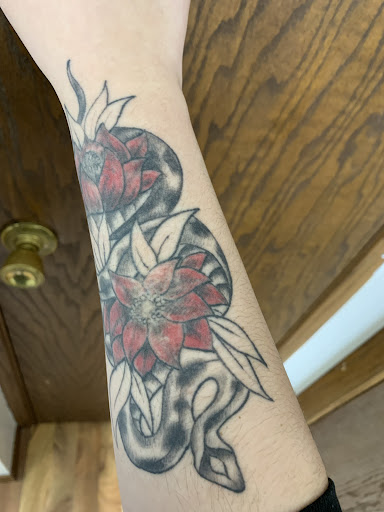 Tattoo Shop «In Your Face Tattooz», reviews and photos, 270 S Main St, Fond du Lac, WI 54935, USA