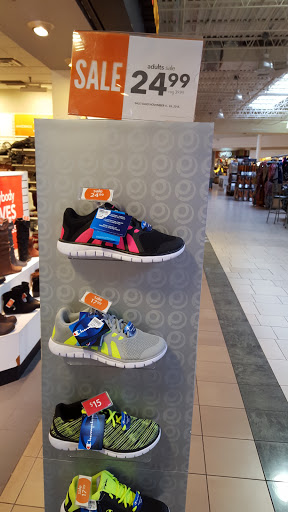 Shoe Store «Payless ShoeSource», reviews and photos, 607 Bay Park Square #607, Green Bay, WI 54304, USA