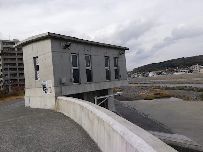 白川川野鳥観察所