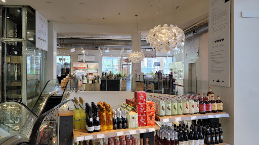 Shopping Mall «The Shops at North Bridge», reviews and photos, 520 N Michigan Ave, Chicago, IL 60611, USA