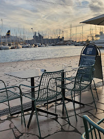 Atmosphère du Crêperie Crêperie du Port à Toulon - n°8