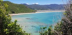 Photo de Golden Bay Beach avec un niveau de propreté de très propre