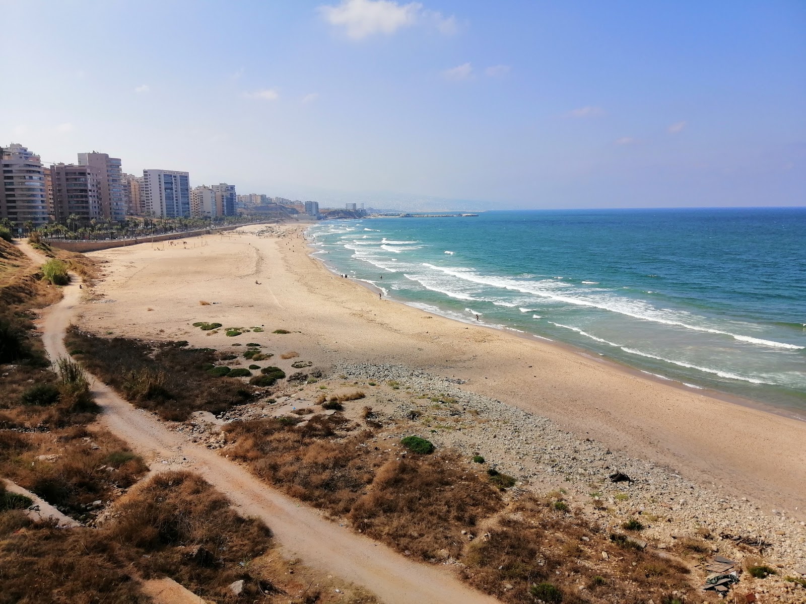 Foto van Ramlet Al Baida Beirut met helder zand oppervlakte