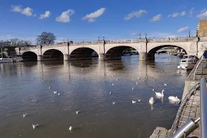 Kingston Bridge image