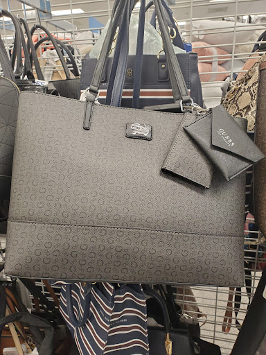 Clothing Store «Ross Dress for Less», reviews and photos, 16250 Paramount Blvd, Paramount, CA 90723, USA