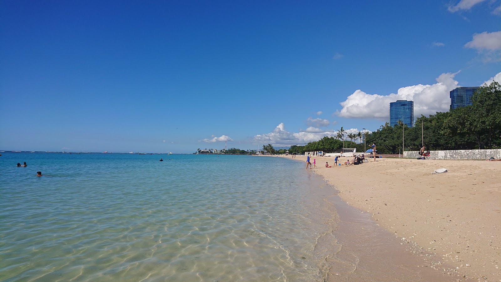 Foto von Ala Moana Beach und die siedlung