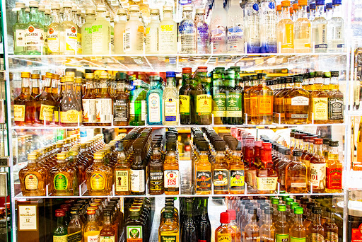 Liquor Store «Shoregate Beverage & Liquor», reviews and photos, 30498 Lakeshore Blvd, Willowick, OH 44095, USA