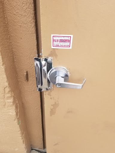 Locksmith «H & H Locksmith», reviews and photos, 3 Simons Ln, Durham, NH 03824, USA