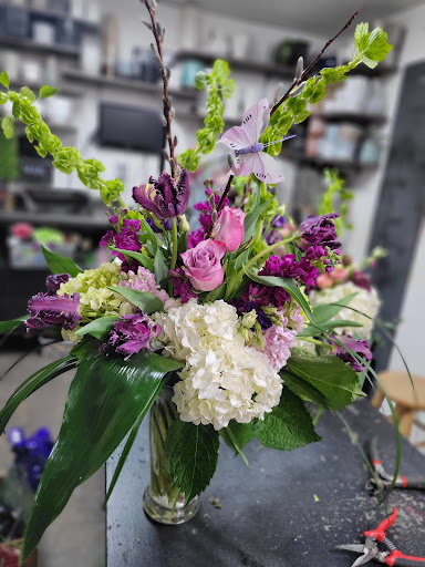 Gift Shop «Fireplace Gifts & Florist», reviews and photos, 6800 E Main St, Reynoldsburg, OH 43068, USA