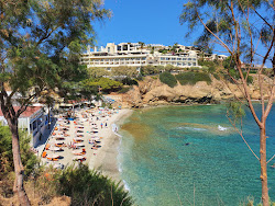 Paralia Mononaftis'in fotoğrafı küçük koy ile birlikte