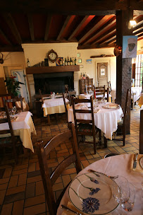 Atmosphère du Restaurant français La Ferme Saint Hubert à Colleville-Montgomery - n°20