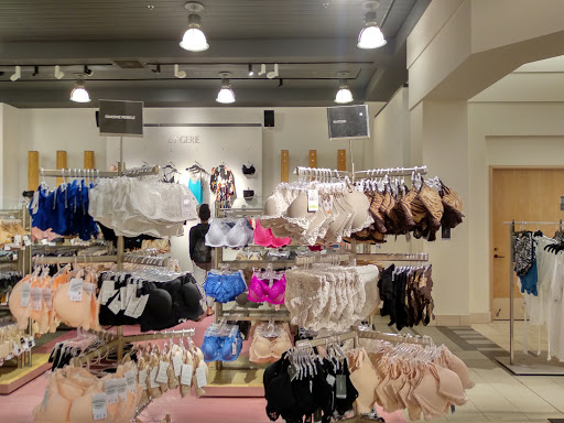 Department Store «Nordstrom Montgomery Mall», reviews and photos, 7111 Democracy Blvd, Bethesda, MD 20817, USA