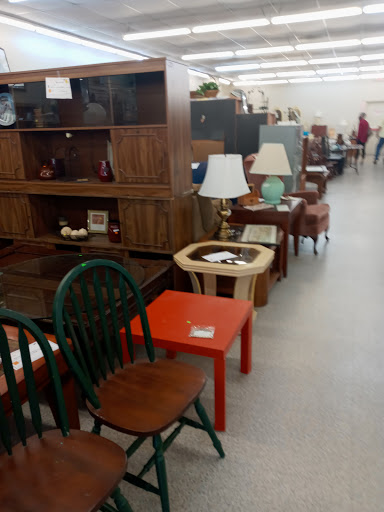 Thrift Store «Gulfside Hospice Thrift Shoppe», reviews and photos, 36524 FL-54, Zephyrhills, FL 33542, USA