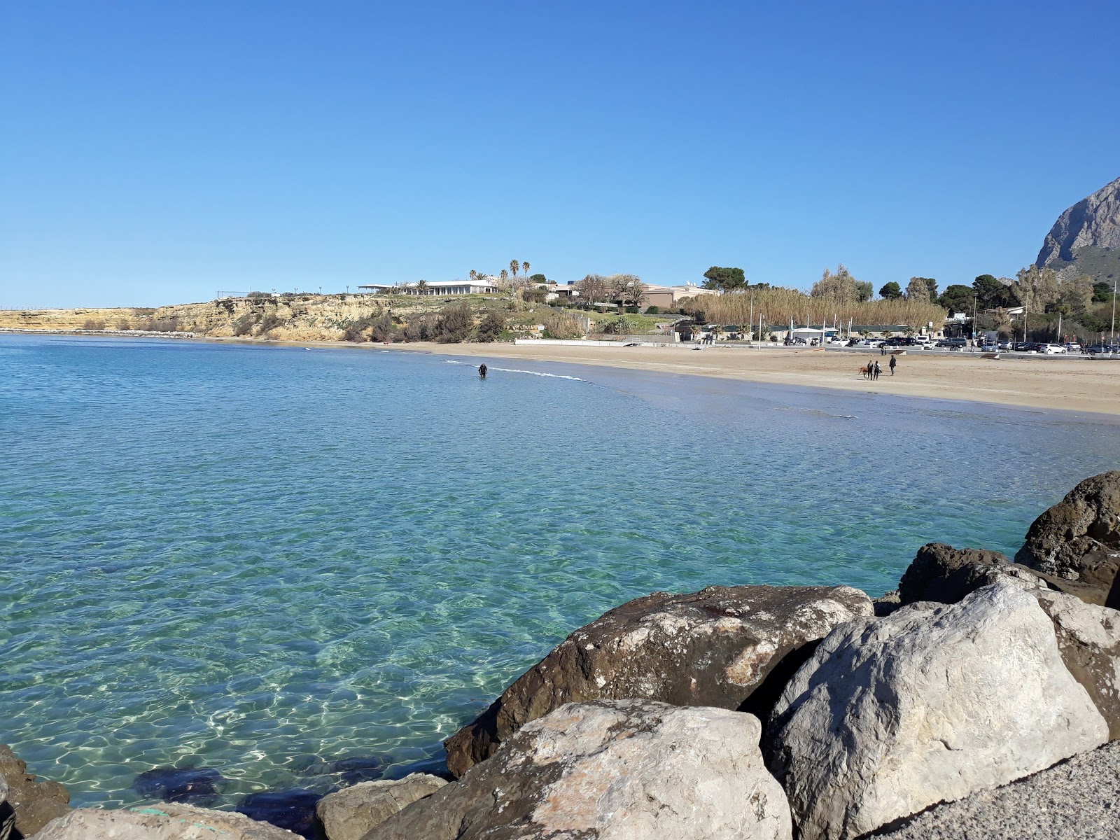 Foto von Magaggiari Strand mit heller sand Oberfläche