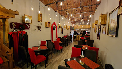 Dracula Restaurant - Piața Sfatului, Brașov 500031, Romania