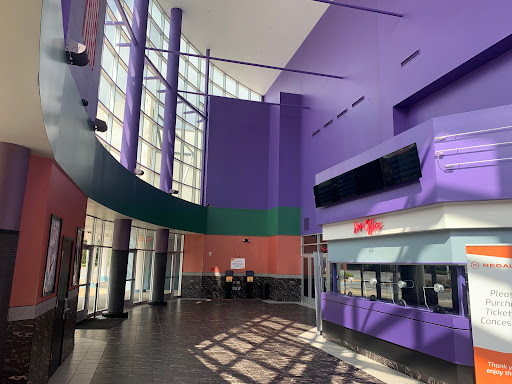 Movie Theater «Regal Cinemas Hollywood 24 @ North I-85», reviews and photos, 3265 Northeast Expy, Chamblee, GA 30341, USA