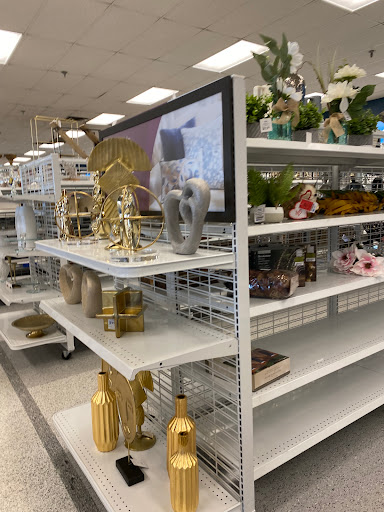 Clothing Store «Ross Dress for Less», reviews and photos, 13065 Lee Jackson Memorial Hwy, Fairfax, VA 22033, USA