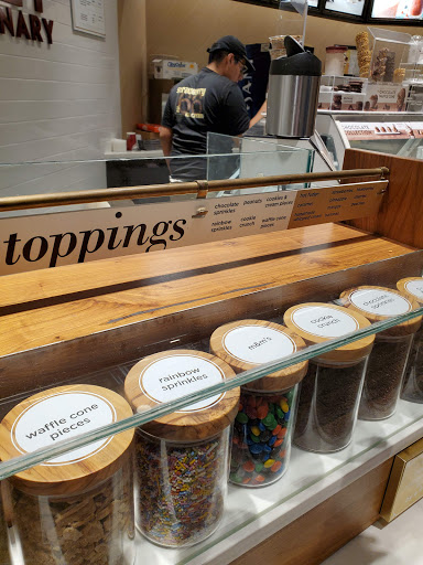 Ice Cream Shop «Häagen-Dazs», reviews and photos, 685 S President St, Baltimore, MD 21202, USA