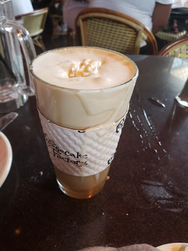 Restaurant «The Cheesecake Factory», reviews and photos, 3124 W Friendly Ave, Greensboro, NC 27408, USA