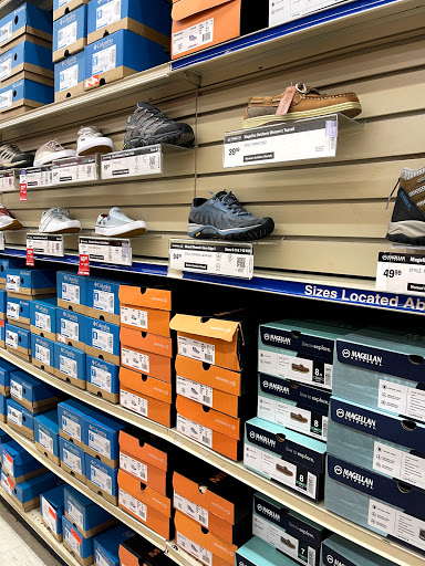 Sporting Goods Store «Academy Sports + Outdoors», reviews and photos, 7513 N Interstate Hwy 35, Austin, TX 78752, USA