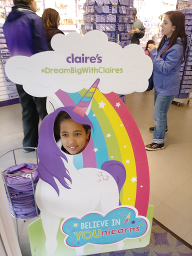 Shopping Mall «Lincoln City Outlets», reviews and photos, 1500 SE East Devils Lake Rd, Lincoln City, OR 97367, USA