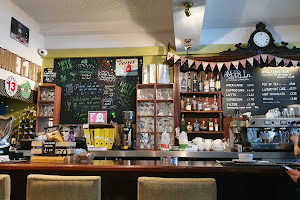 Lounge Coffee Bar & Cafe