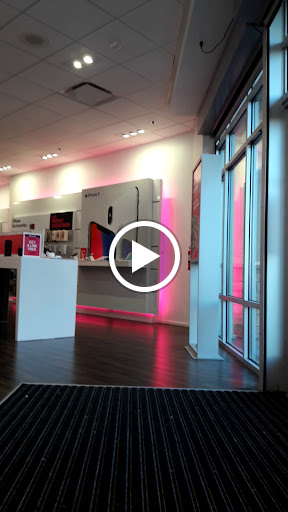 Cell Phone Store «T-Mobile», reviews and photos, 16923 Sierra Lakes Pkwy #111, Fontana, CA 92663, USA
