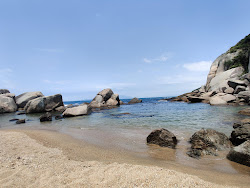 Foto di Praia do Buraco Quadrado con costa corta e dritta