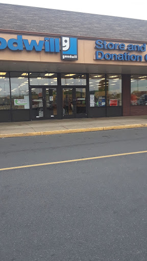 Thrift Store «Goodwill Store & Donation Center», reviews and photos