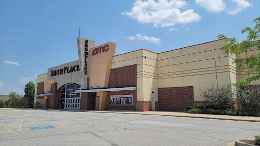 Movie Theater «AMC Showplace Hobart 12», reviews and photos, 2590 Southlake Mall Dr, Merrillville, IN 46410, USA