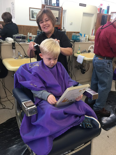 Barber Shop «M & T Barber Shop Inc», reviews and photos, 2713 Battleground Ave, Greensboro, NC 27408, USA