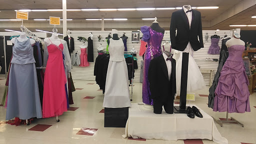 Thrift Store «Rockford Rescue Mission Thrift Store», reviews and photos, 2710 20th St, Rockford, IL 61109, USA