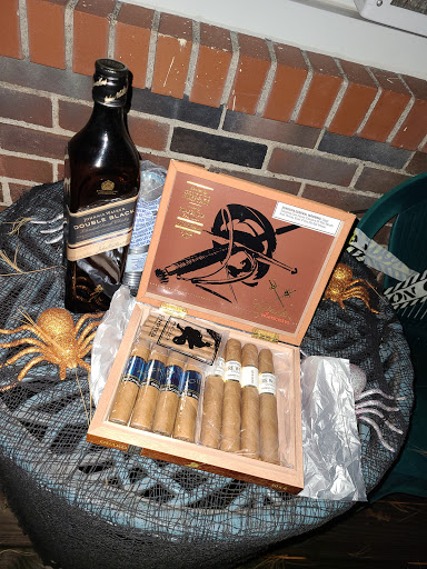 Cigar Shop «Staten Island Cigar Shop - Rosario Cigars, LLC», reviews and photos, 1738 Victory Blvd, Staten Island, NY 10314, USA