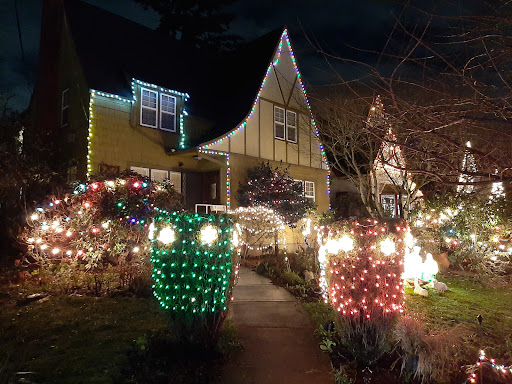 Peacock Lane - Portland's Christmas Street