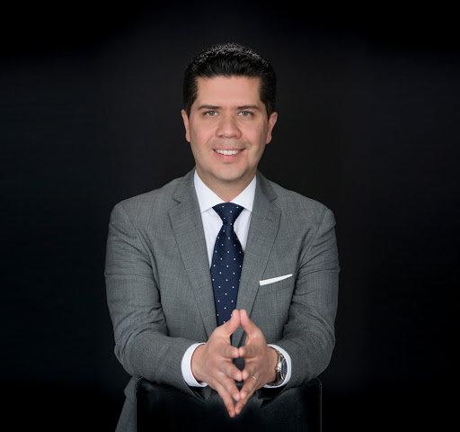 Dr. Raúl Pérez Cerezo. Cirujano Plástico.